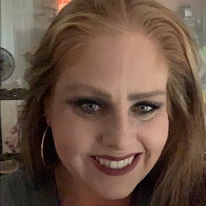 Meet your Posher, Carolyn